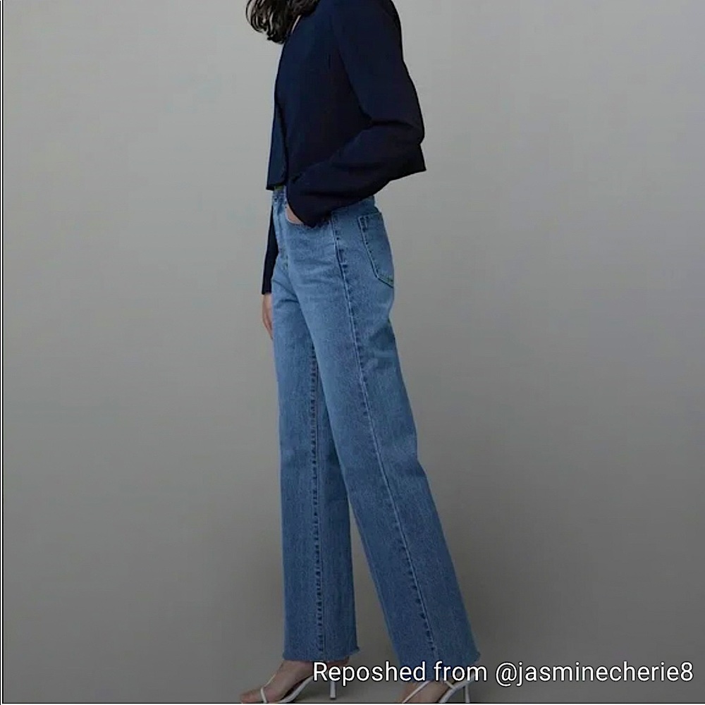 High Rise Light Blue Jeans with Raw Edge Hem